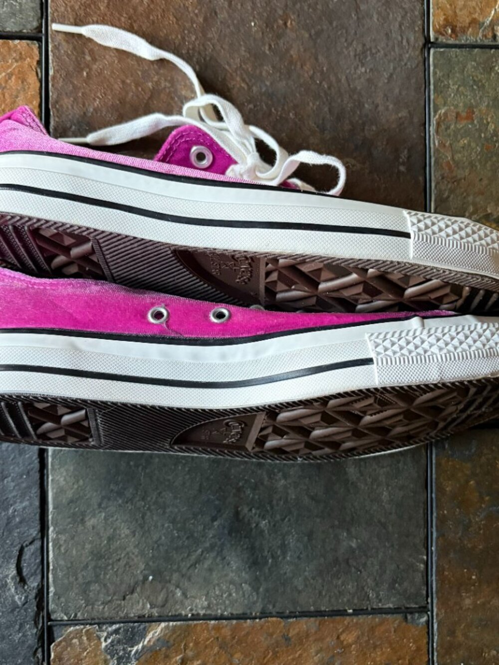 Converse Chuck Taylor Pink Sapphire velvet All Star low tops size 8.5 unworn - Picture 9 of 10